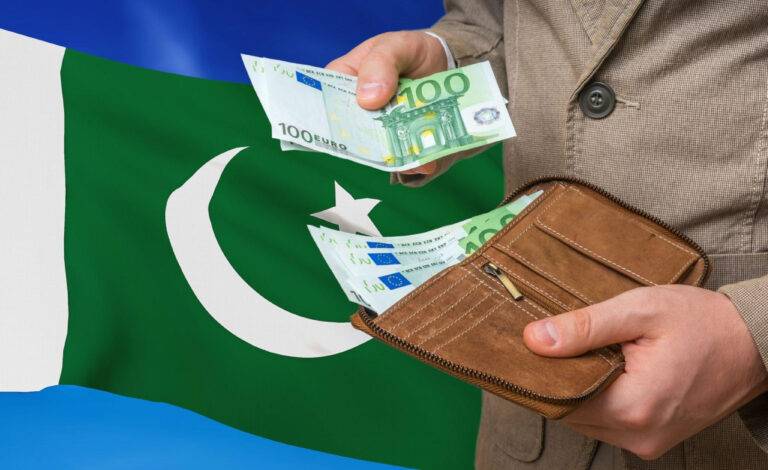 Earn Money Online in Pakistan - Photo by Istock at Istock